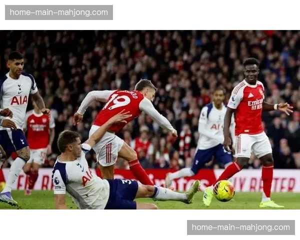 半场：阿森纳1-0领先热刺，萨卡内切破门