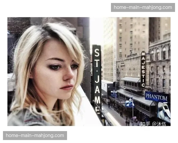 运动品牌与球星的合作广告,越来越多地设计为适配手机竖屏播放的“一镜到底”短视频。 运动品牌与球星的合作广告,越来越多地设计为适配手机竖屏播放的“一镜到底”短视频。