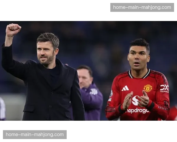 内维尔的坚守：一位曼联队长的更衣室领袖作用