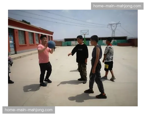 深度报道：NBA与教育部合作推出校园篮球课程，强调防守基本功训练